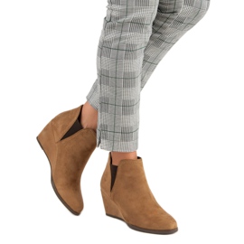 Corina Teve ék csizma barna 1