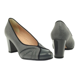 Szürke Espinto szivattyúk az oszlopon 3