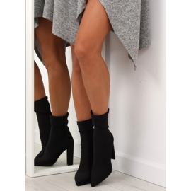 Fekete neoprén magas sarkú csizma NS028P 1