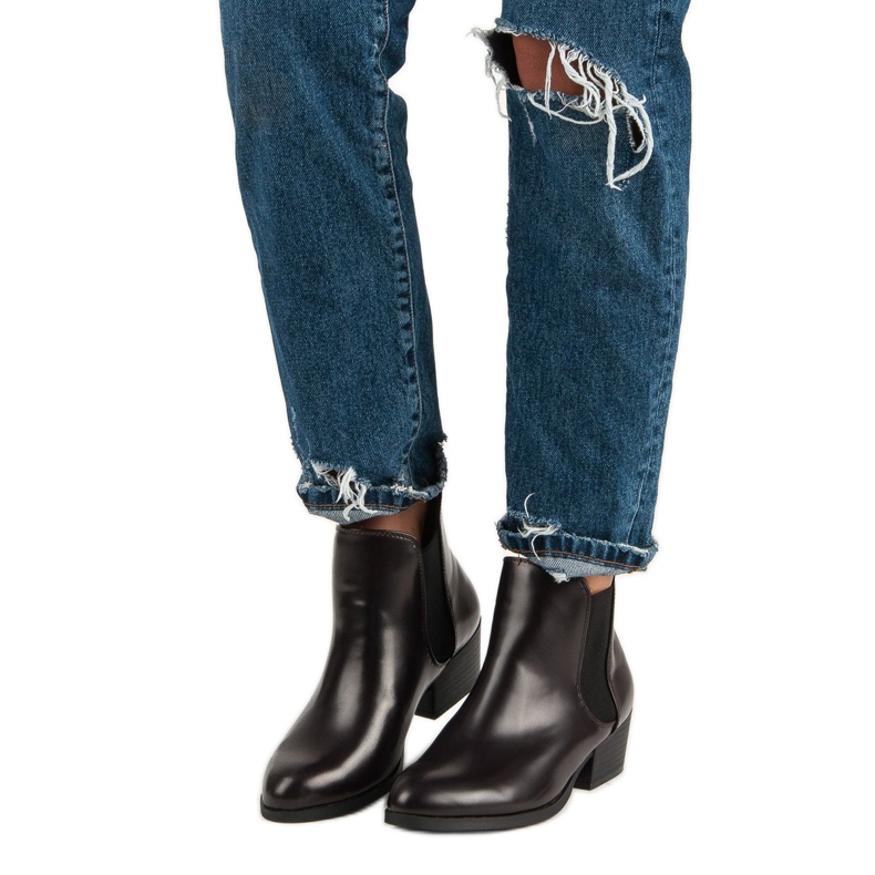 Corina Sötét bordó Chelsea csizma magassarkúval fekete piros 2