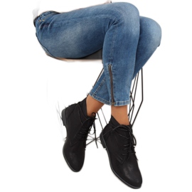 Fekete fűzős csizma K-91 fekete 1