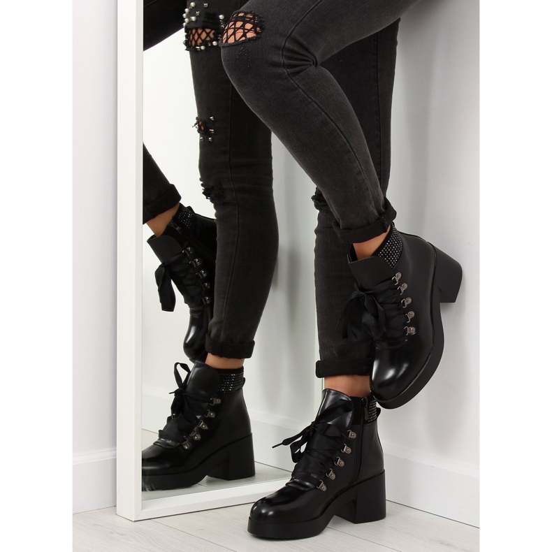 Fekete csizma magas talppal 0-183 1