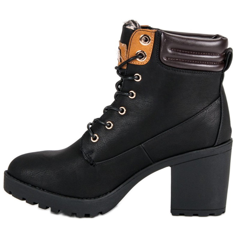 Queentina Fekete táskák a postán 1