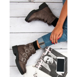 Corina Barna munkáscsizma 1