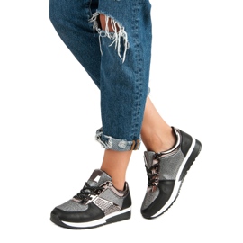 Stílusos sportcipő fekete 2