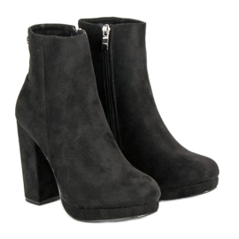 Small Swan Klasszikus csizma a poszton fekete 1 Small Swan Klasszikus csizma a poszton fekete 1