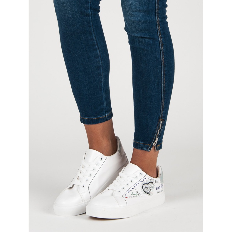 Fehér cipők nyomtatással szürke 1