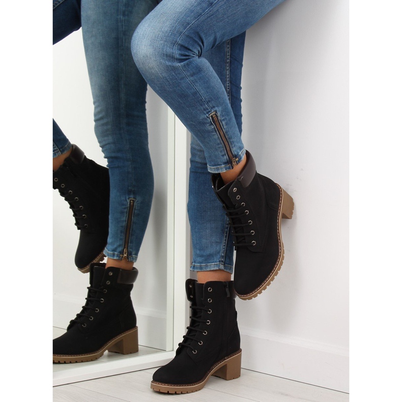 Fekete sarkú fa csizma 7-9028 2