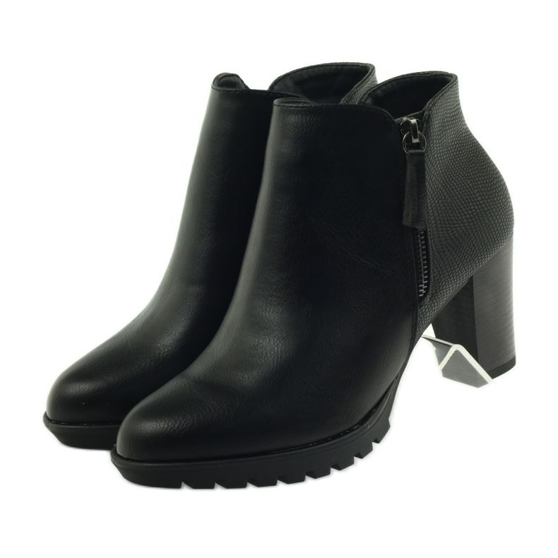 M.Daszyński Csizma a postán fekete 1708 4