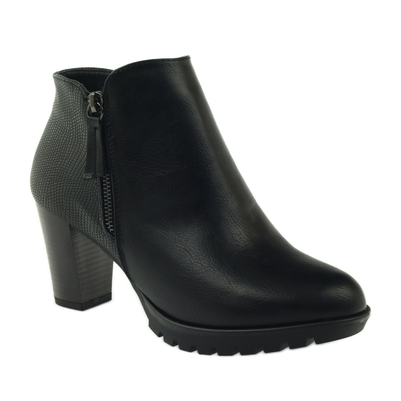 M.Daszyński Csizma a postán fekete 1708 1