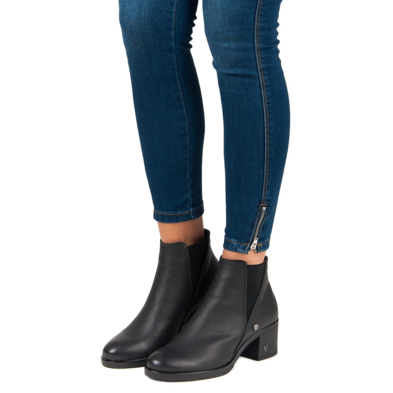 Csizma Chelsea Csizma sarkán VINCEZA fekete 1