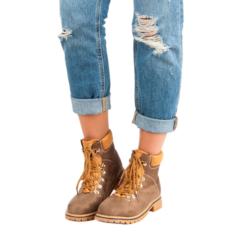 Női barna túracipő 1