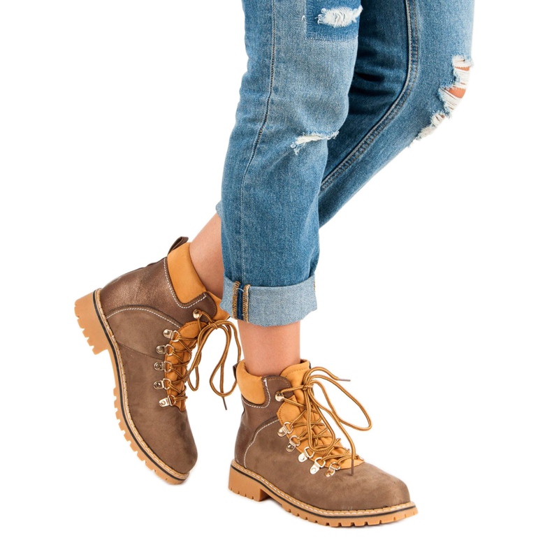 Női barna túracipő 2