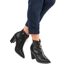 Elegáns fekete csizma 2 Elegáns fekete csizma 2