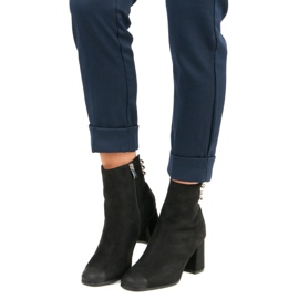 Stílusos csizma a VINCEZA poszton fekete 1 Stílusos csizma a VINCEZA poszton fekete 1