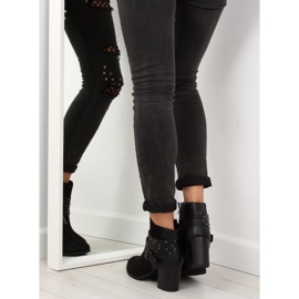 Csizma stabil sarkú fekete G-36 Black 2