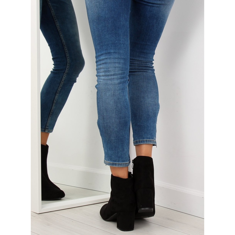 Fekete magas sarkú csizma F780 fekete 1