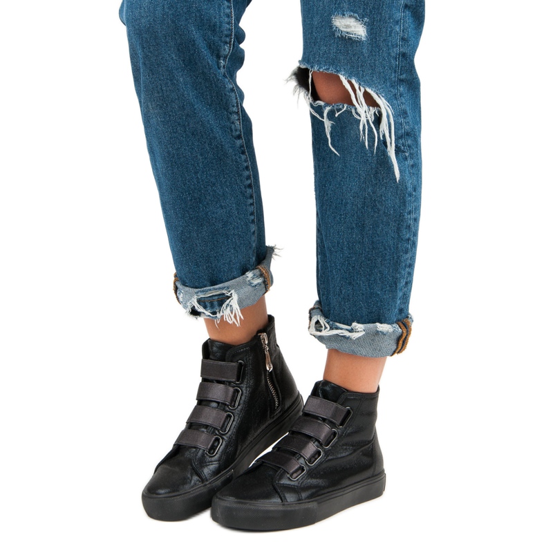 Fekete cipők a boka felett 1