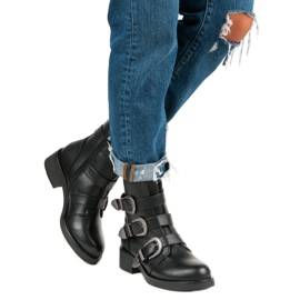 Ideal Shoes Divatos csizma őszre fekete 2