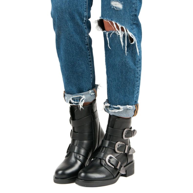 Ideal Shoes Divatos csizma őszre fekete 1