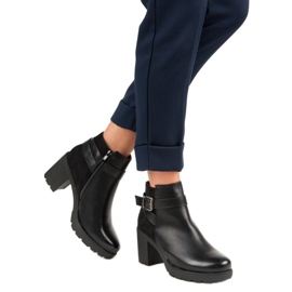 Anesia Paris Fekete csizma egy poszton 2