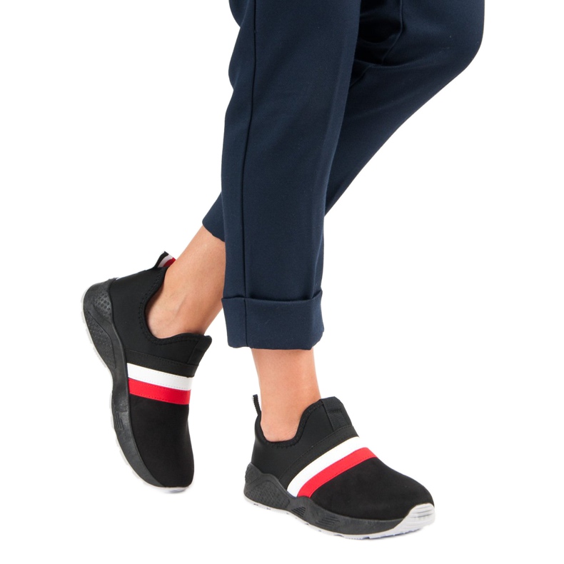 Fekete csúszós cipők 2