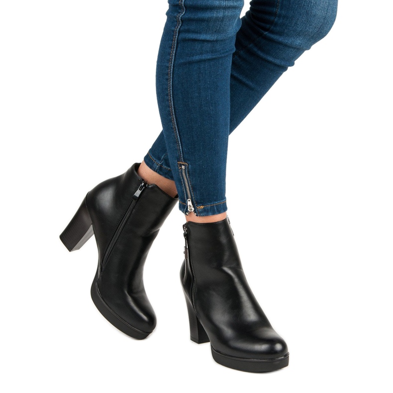 Klasszikus csizma a vinceza posztón fekete 2