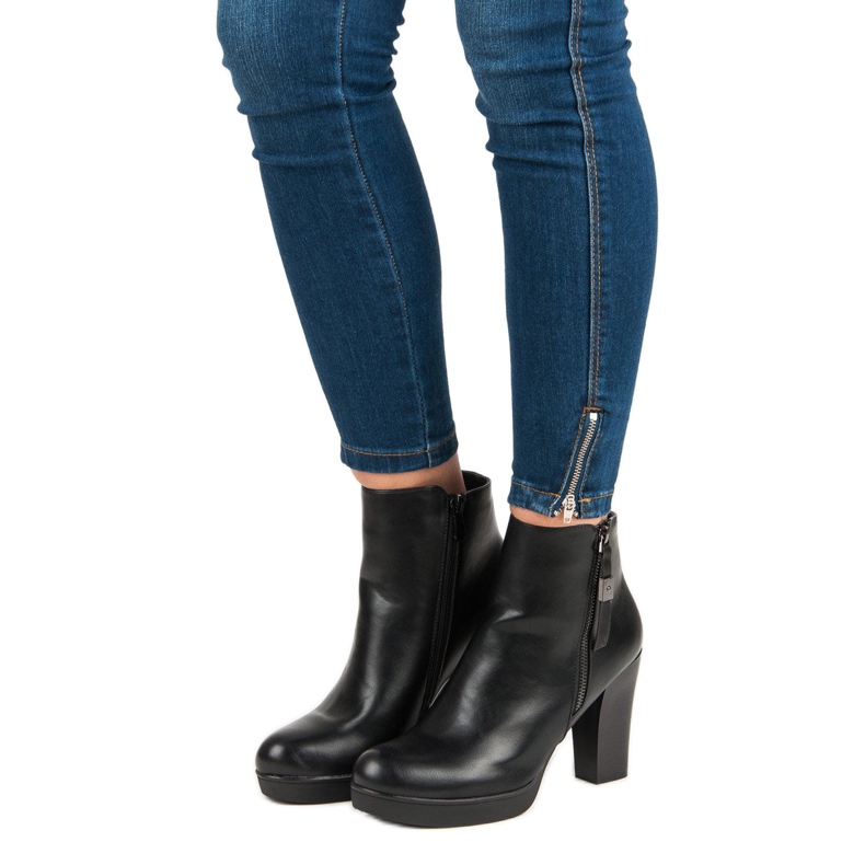 Klasszikus csizma a vinceza posztón fekete 1