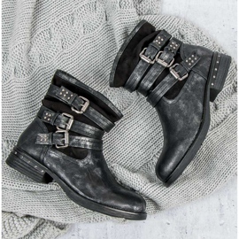 Kayla Fekete munkások 1