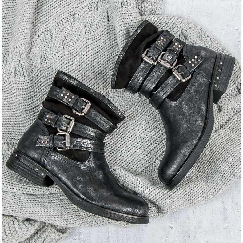 Kayla Fekete munkások 1