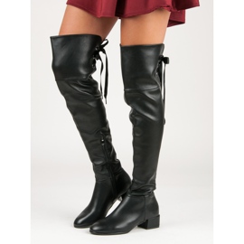 Fekete muskétás csizma 2