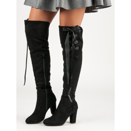 R'S Fekete velúr muskétások 2