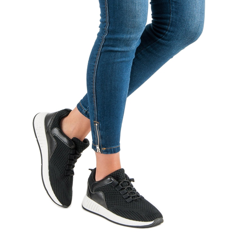 Könnyű sportcipő fekete 1