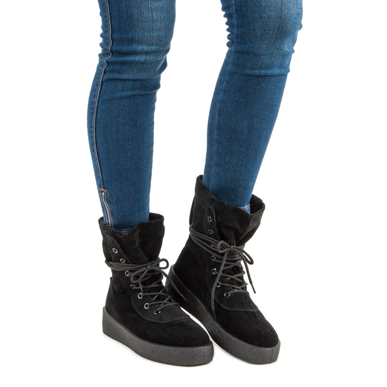 Fűzős csizma fekete 1