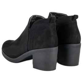 Ideal Shoes Magas sarkú csizma fekete 2
