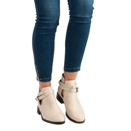 Bézs színű divatos csizma 1 Bézs színű divatos csizma 1