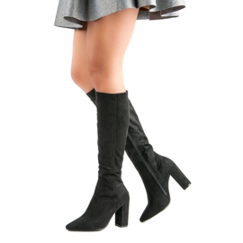 Small Swan Velúr magas sarkú csizma fekete 2