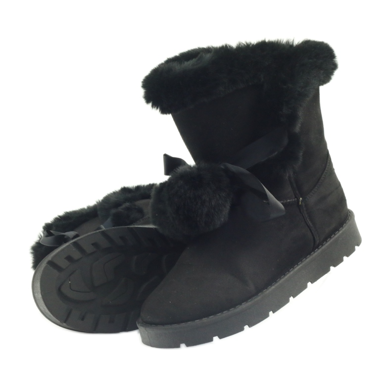 Fekete Emusy Mukluki pomponnal 4