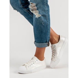 Fehér cipők 1 Fehér cipők 1