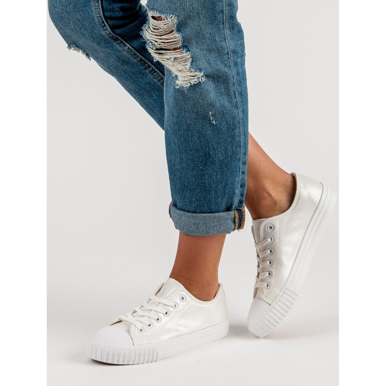 Fehér cipők 1 Fehér cipők 1