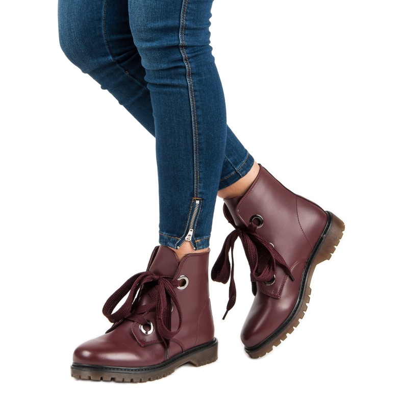 Kayla Fűzős munkások piros 1 Kayla Fűzős munkások piros 1