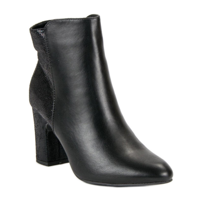 Kylie Fekete csizma egy poszton 2