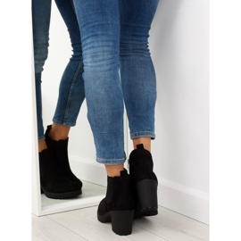 Fekete csizma széles sarokkal E5106 Fekete 1 Fekete csizma széles sarokkal E5106 Fekete 1