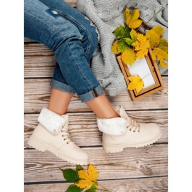 Bézs csapdázók szőrrel 1