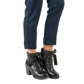 Fűzött bőrcsizma a VINCEZA -tól fekete 2