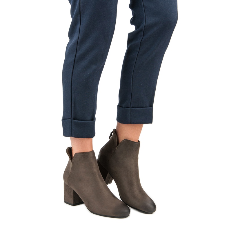 Velúr magas sarkú csizma a VINCEZA-tól zöld 1