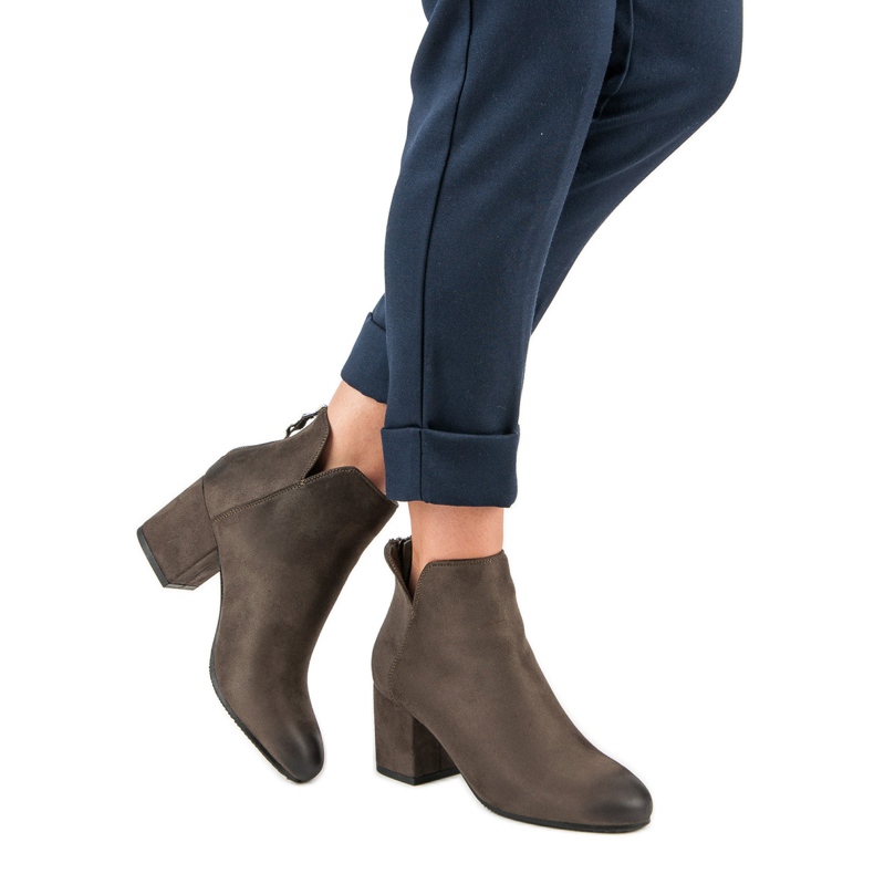 Velúr magas sarkú csizma a VINCEZA-tól zöld 2