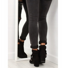 Fekete YL56 Fekete magas sarkú csizma 1