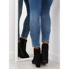 Csizma stabil sarkú fekete SP03 fekete 1