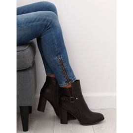 Barna magassarkú 3974 Barna 1